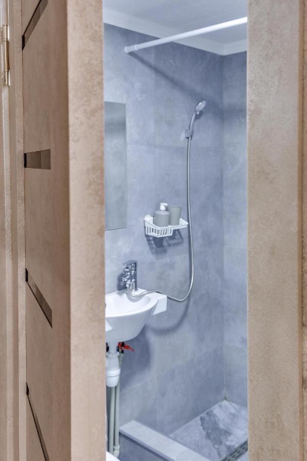 Yourhouse На Розыбакиева Утепова Недалеко От Меги อัลมาตี ภายนอก รูปภาพ